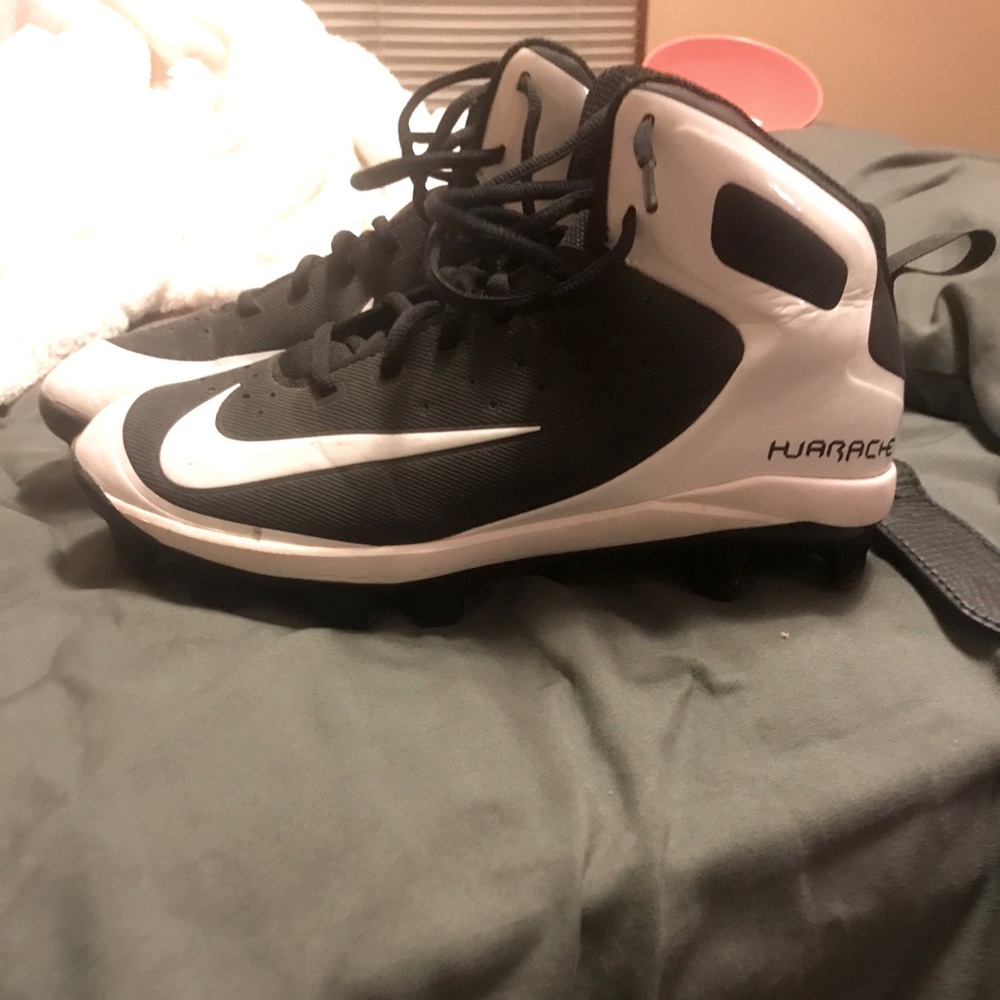 Used size 8 men’s football cleats